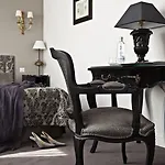 Western D'est Hotel 4*