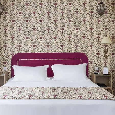 Western D'est Hotel 4*