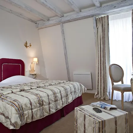 Western D'est Hotel 4*