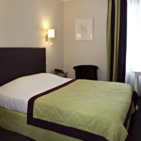 Western D'est Hotel 4*