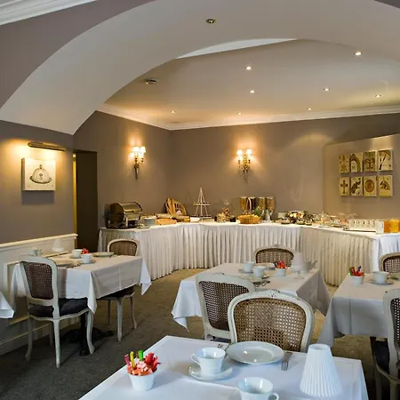 Western D'est מלון