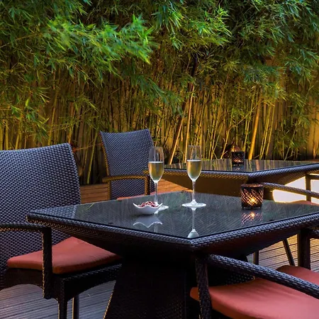 Western D'est Hotel 4*