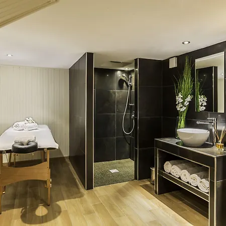 Western D'est מלון