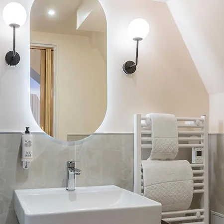 Hotel Western D'est 4*