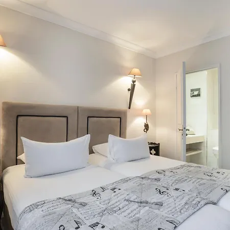 Western D'est Hotell 4*