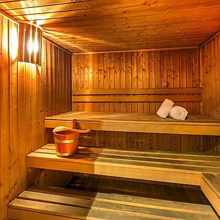 Western D'est Hotel 4*