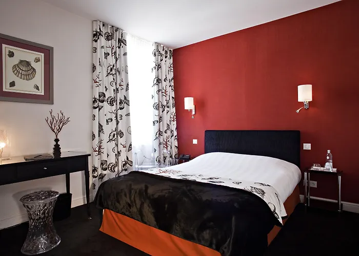 Western D'est Hotel 4*