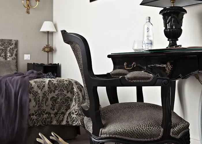 Western D'est Hotel 4*