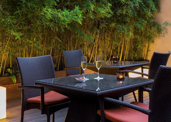 Western D'est Hotel 4*