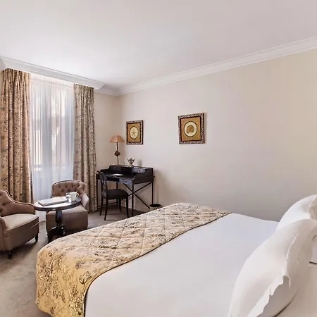 Western D'est Hotel 4*